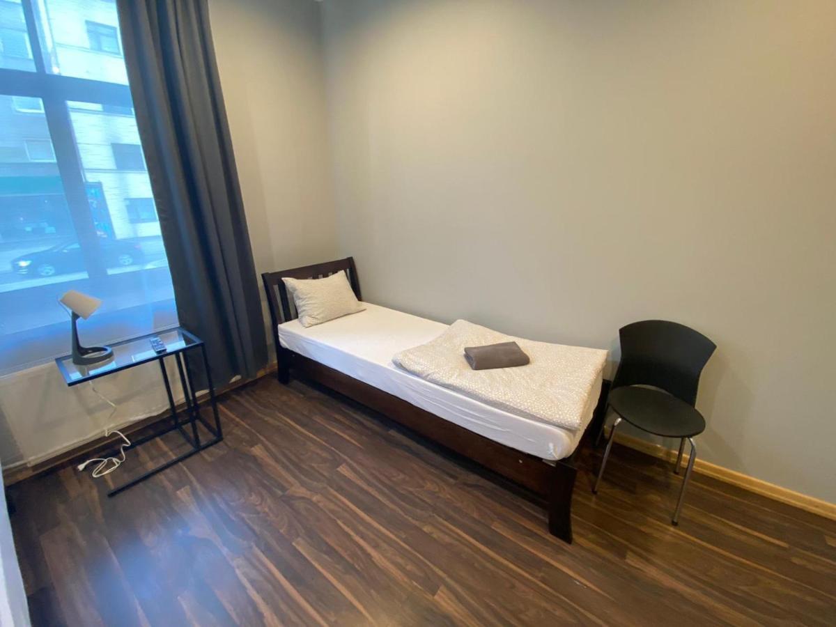 Aparthotel Riga Exteriör bild A single room at the hostel