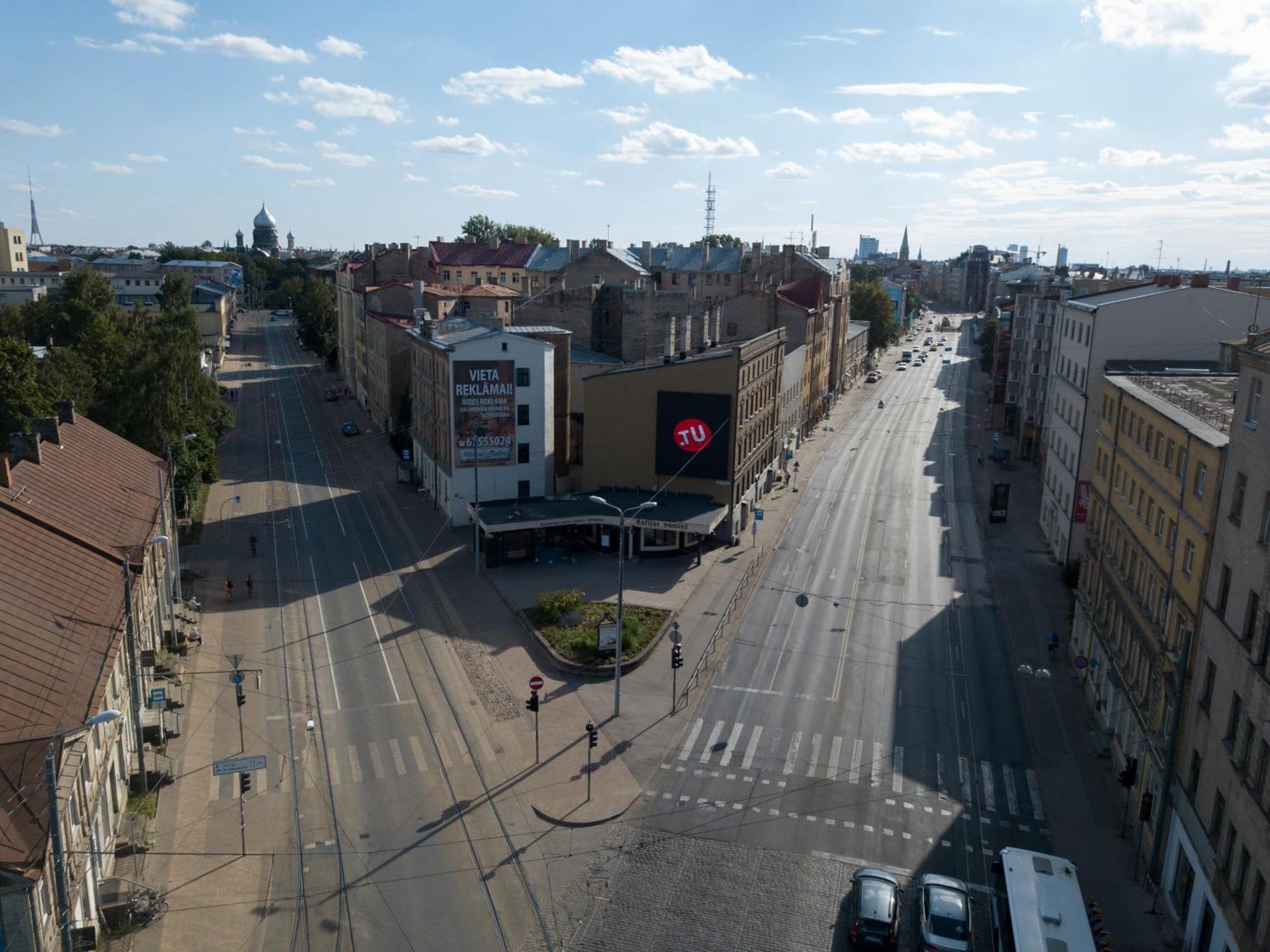 Aparthotel Riga Exteriör bild Aerial view of the street