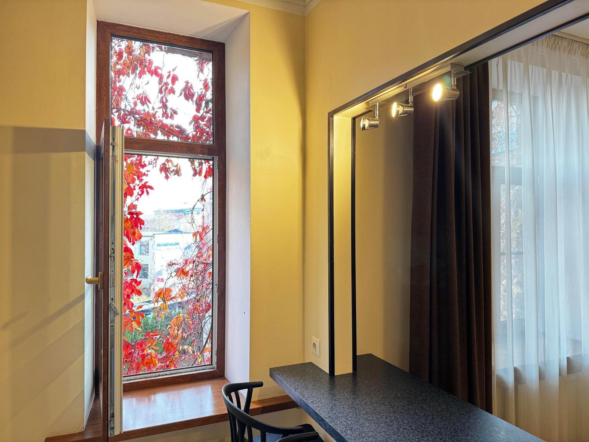 Aparthotel Riga Exteriör bild The dressing room of the National Theatre of Poland