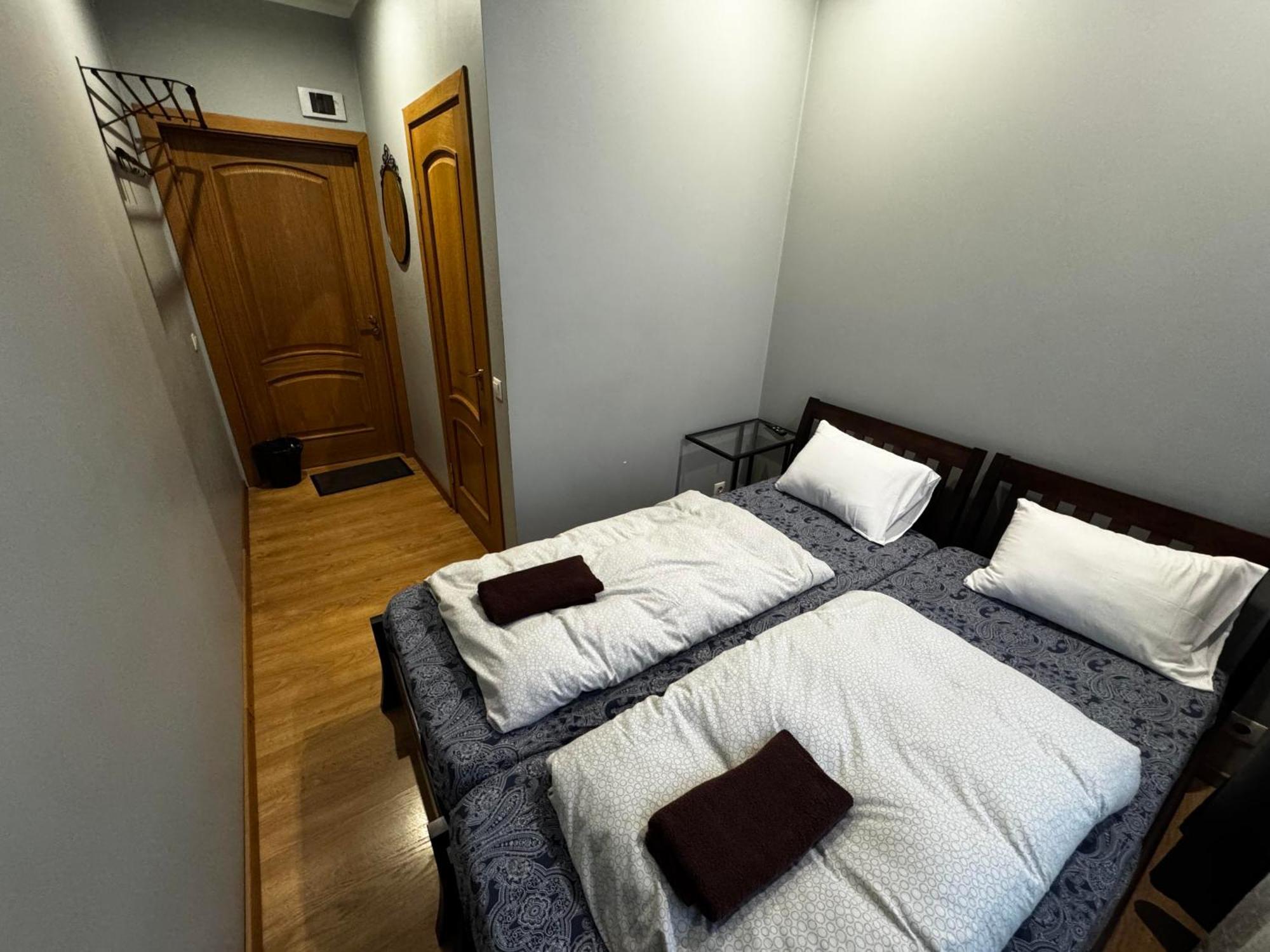 Aparthotel Riga Exteriör bild A room at a capsule hotel in Tokyo, Japan